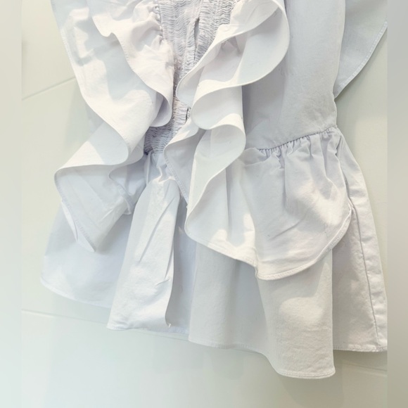 Lulu’s White Ruffled Hook and Eye Smocked V-Neck Top Size Small - Picture 7 of 11